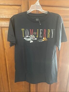 Tom and Jerry Black Graphic Tee - Classic Cartoon NWOT Sz. M short sleeve unisex